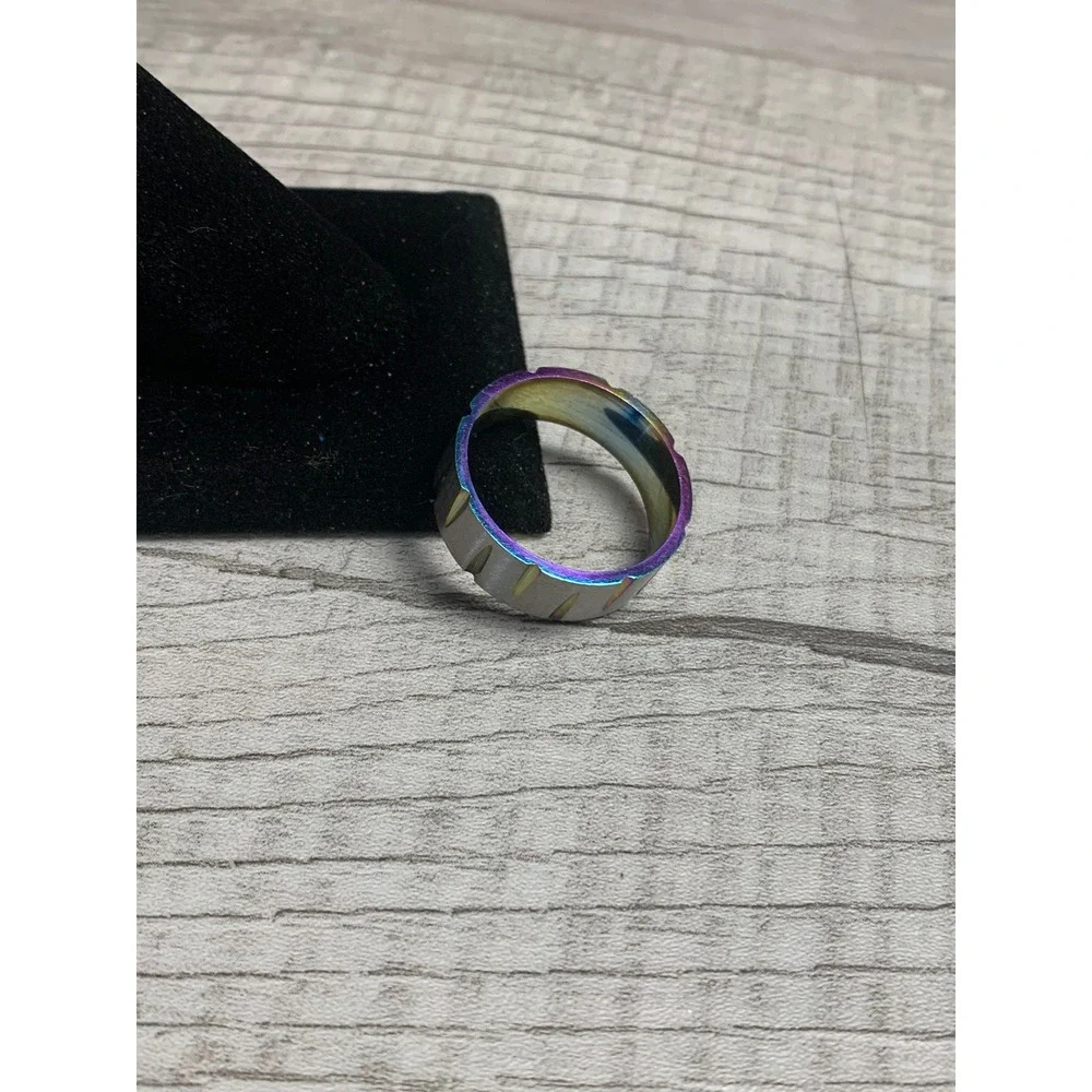 Mens Brushed Silver Iridescent Oil Slick Notch Band Ring Size 11.5 3405